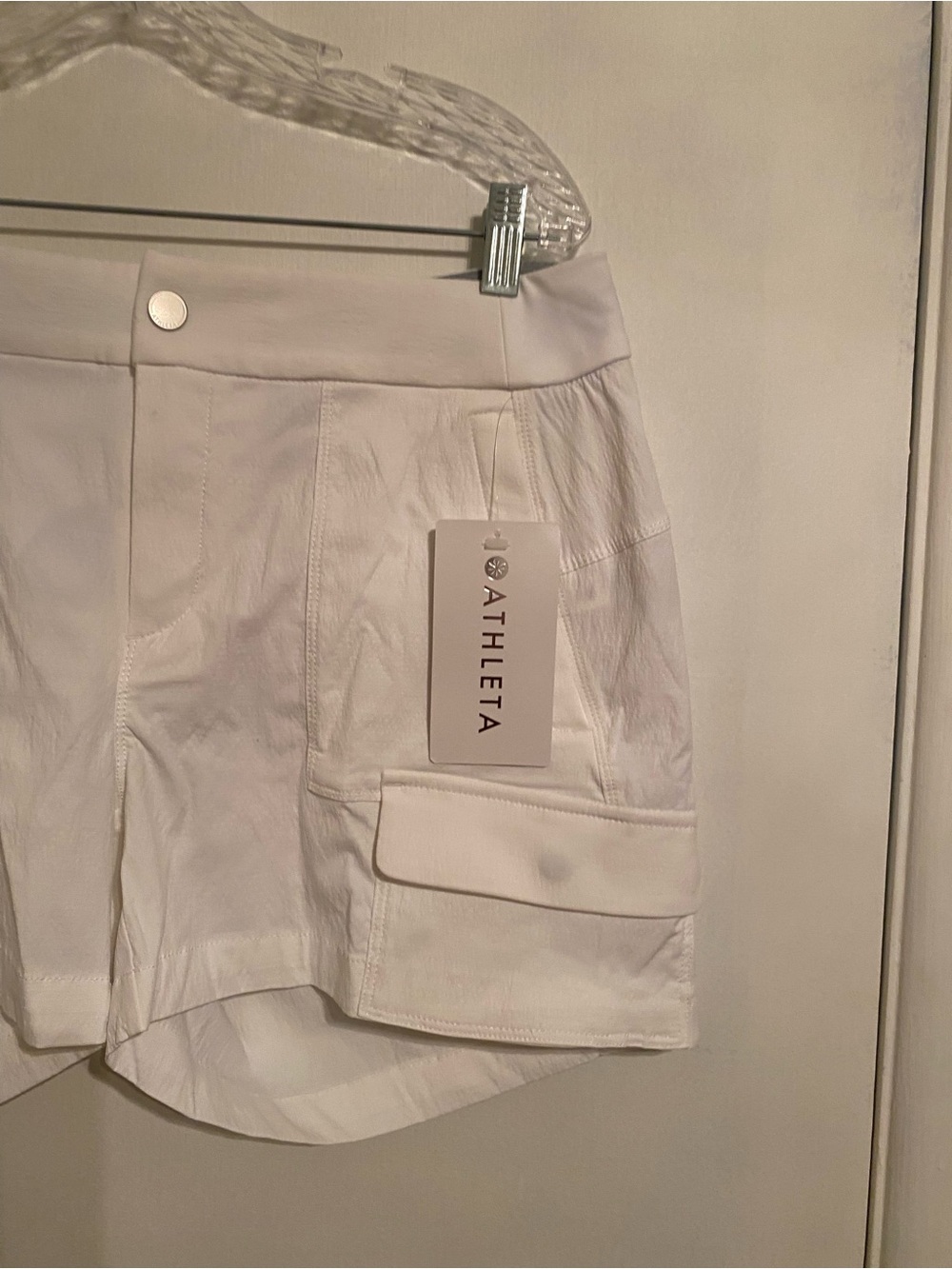 Athleta White Cargo Trekkie Shorts 2.0 with Stretch, Flap Pockets Front Zip - Picture 3 of 7